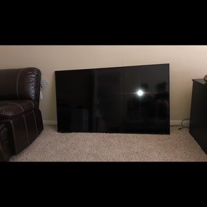 70 in smart Sharp TV Cracked screen